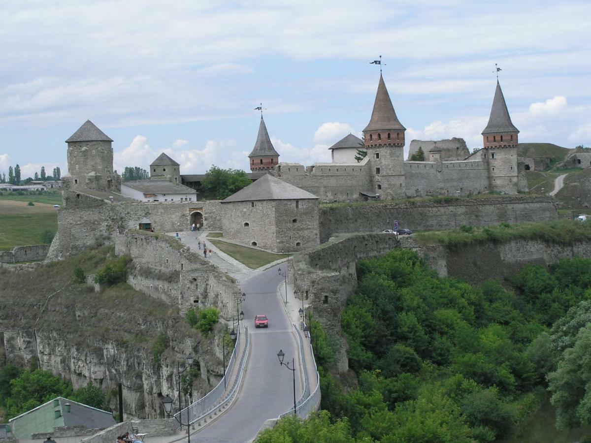 Апартаменты Вероника Kamianets-Podilsky Extérieur photo