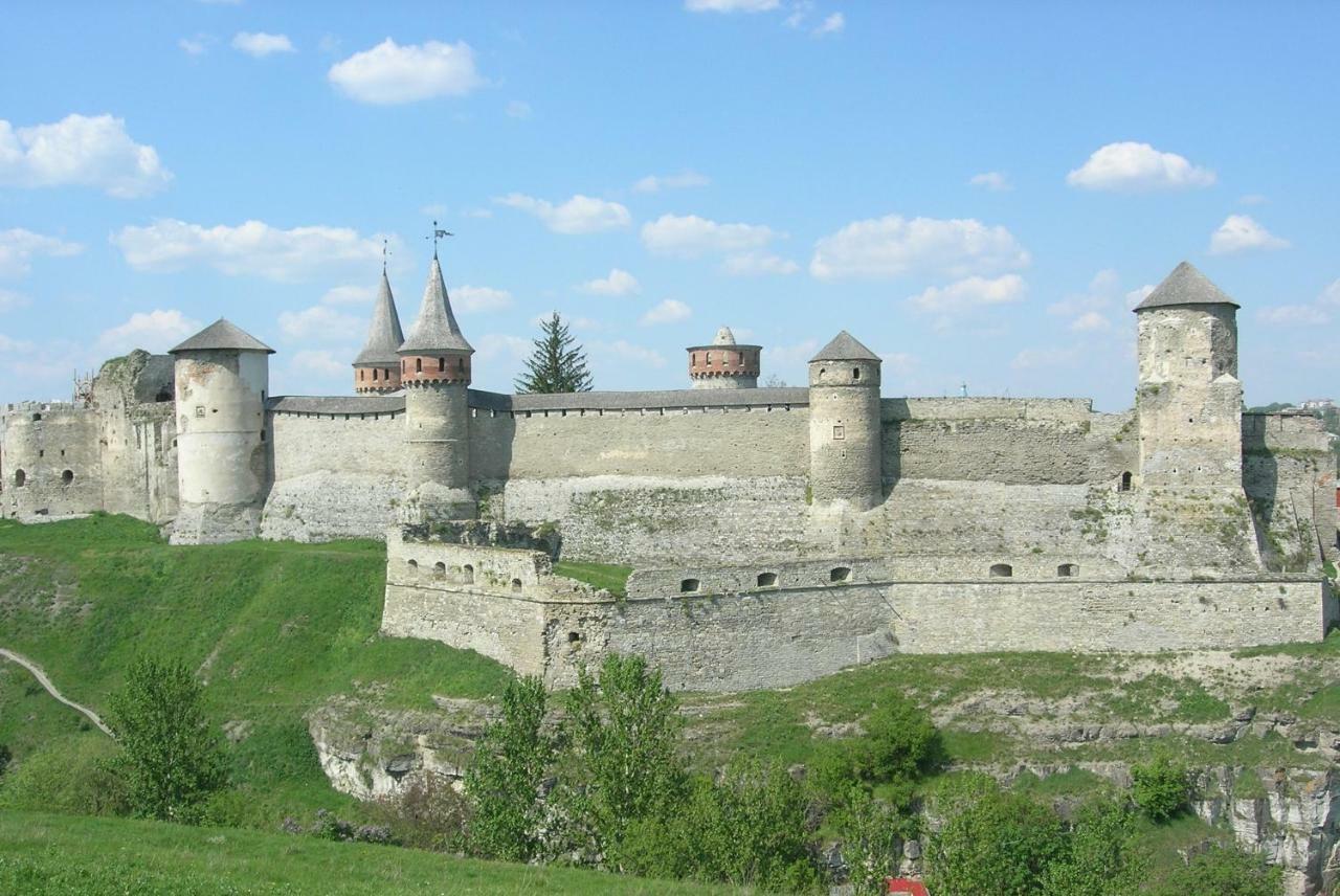 Апартаменты Вероника Kamianets-Podilsky Extérieur photo
